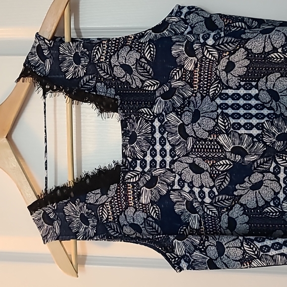 Faith and Joy Floral Sleeveless top - Picture 5 of 7